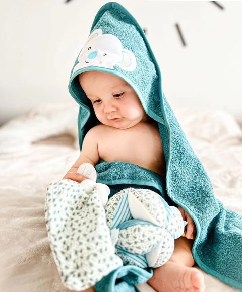 Coffret Cadeau Cape De Bain Et Doudou Yoca Le Koala - 80 X 80 Cm 8 Coffret Cadeau Cape De Bain Et Doudou Yoca Le Koala - 80 X 80 Cm – Image 8