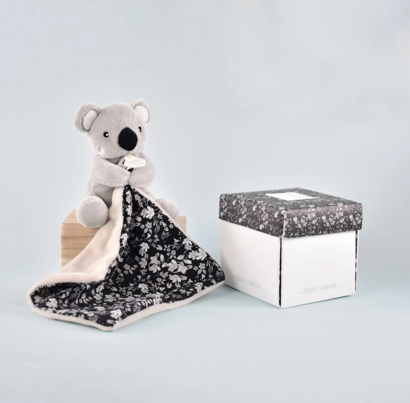 Doudou Et Compagnie - Boh'Aime - Peluche Avec Doudou Koala Noir Blanc Liberty 1 Doudou Et Compagnie - Boh'Aime - Peluche Avec Doudou Koala Noir Blanc Liberty