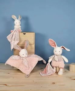 Doudou Carré Plat Lapin Rose En Coton BIO - 25 Cm 10 Doudou Carré Plat Lapin Rose En Coton BIO - 25 Cm -Doudou et Compagnie Promos Magasin dc3962 4 6368dbc74f762052388231