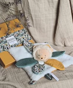 Doudou LION Blanc Avec Pétales - BOH'AIME -